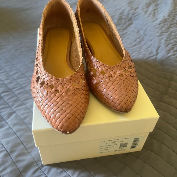 Sezane Woven Leather Flats in Tan
Anya Ballerinas - Picture 2 of 5